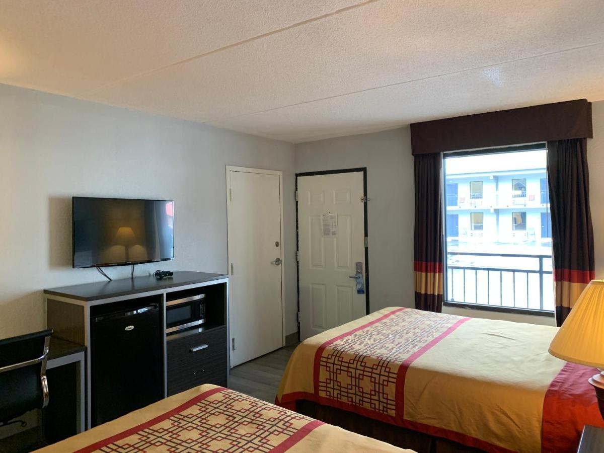 Pigeon Forge Parkway Inn Extérieur photo