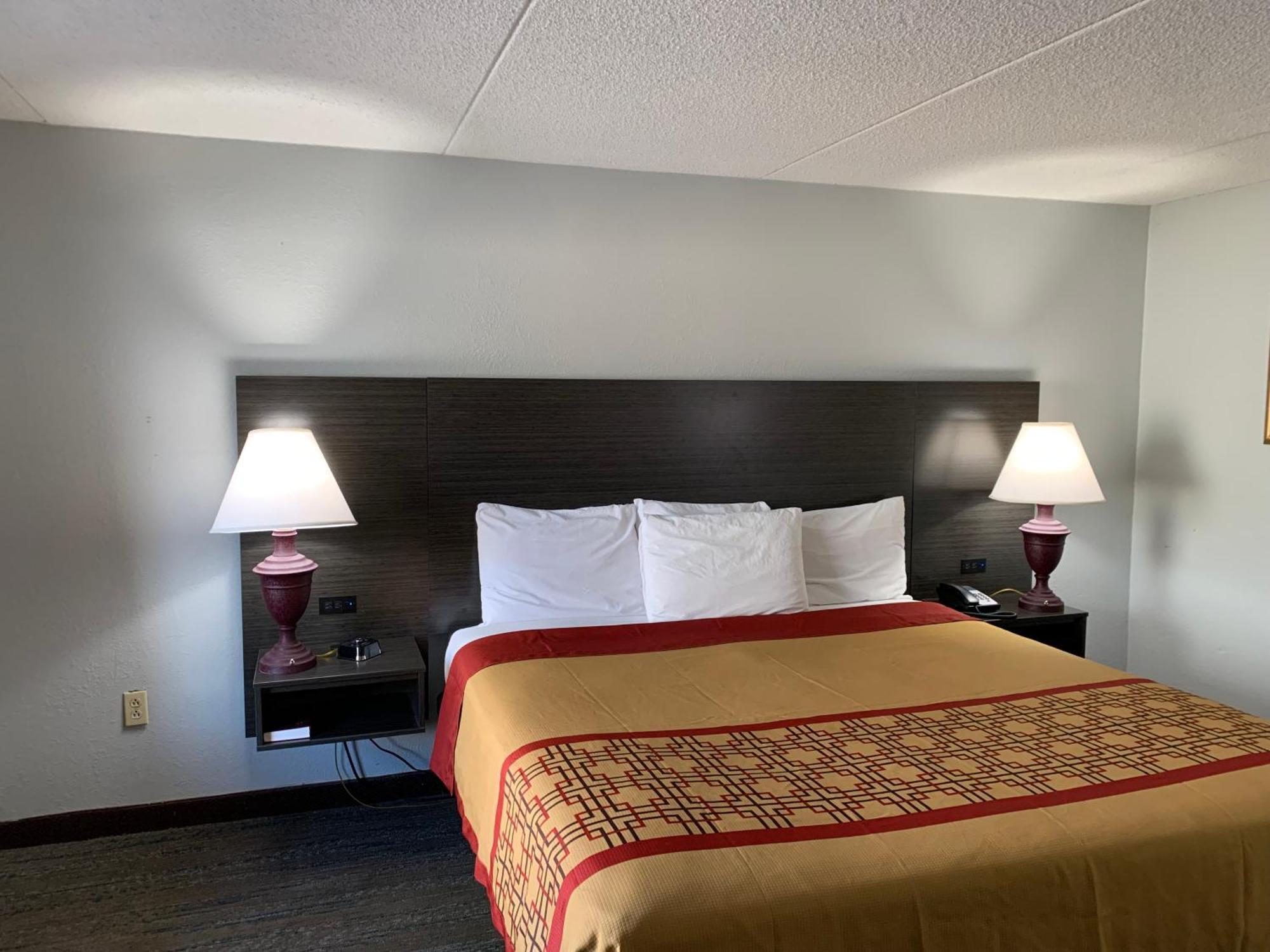 Pigeon Forge Parkway Inn Extérieur photo